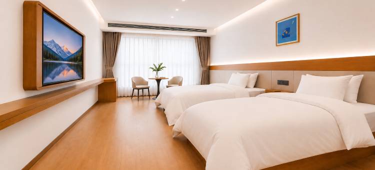榕江圣柏利智慧酒店(村超足球场滨河生态体育公园店)图片