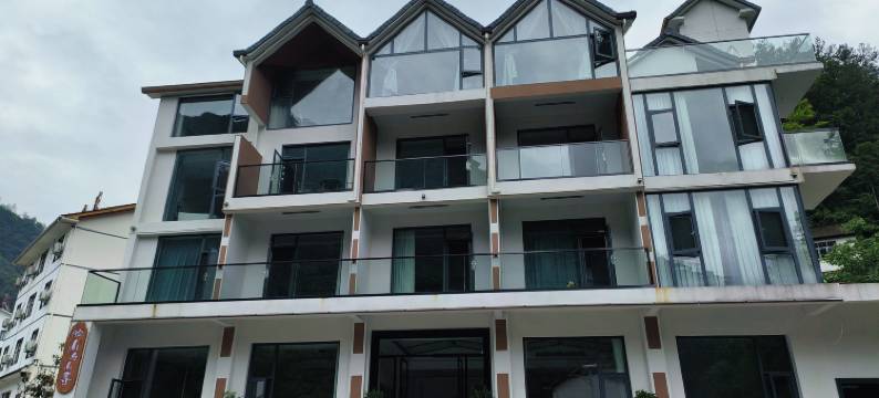 神农架山与山寻民宿(木鱼镇店)图片