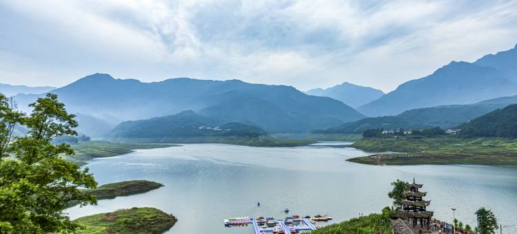 悦享·栖景Horizon揽湖露台影音美宿(雅女湖店)图片
