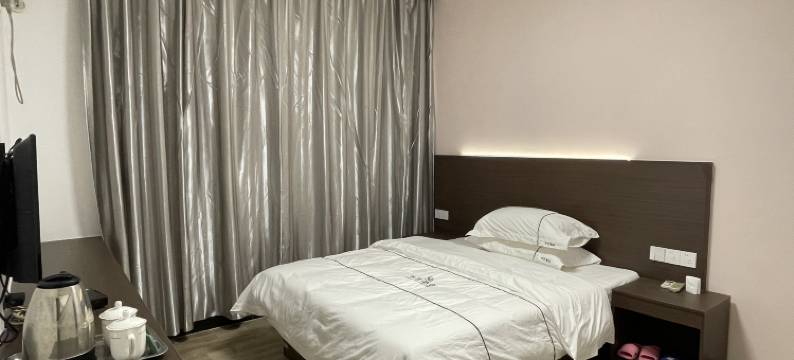 华艺酒店(上犹商贸城店)图片