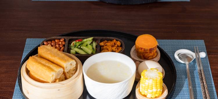 汲暮江景酒店(西双版纳景洪告庄西双景星光夜市店)图片