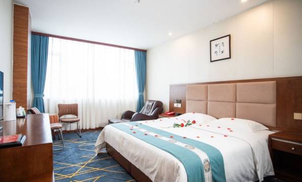 嘉龙宾馆(广元高铁站店)