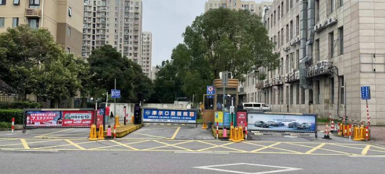 悦 四季枫林酒店(上海金汇龙湖天街店)图片