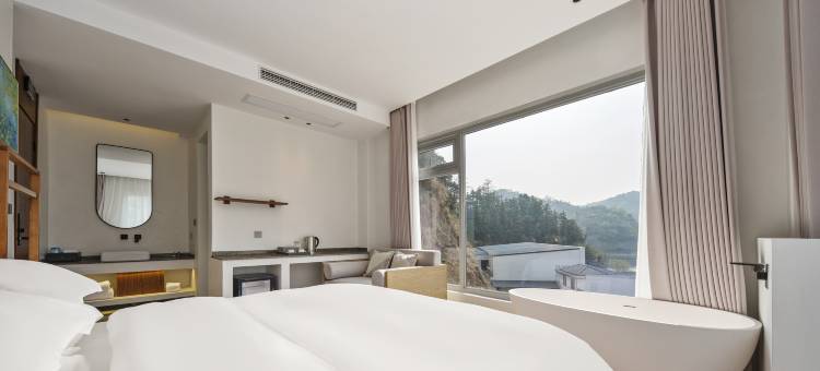 莫干山高山森林探险乐园·悬泳诗莉莉酒店图片