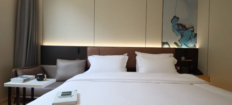 曲靖金凤凰芮汐酒店(沾益玉林广场店)图片