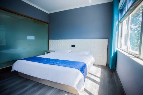 广德中超主题酒店(迎春街卡旺卡店)