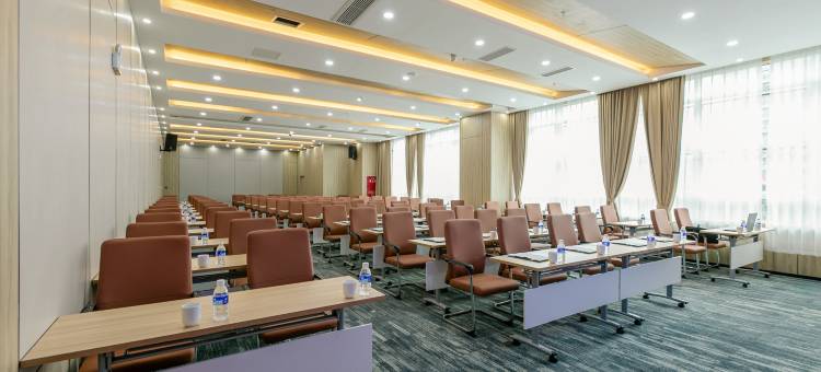 月城大酒店(西昌月亮湖湿地公园店)图片