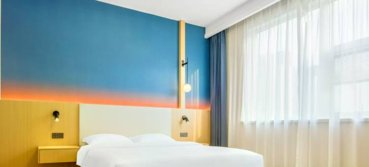 艺龙安云酒店(商丘高铁站第四高级中学店)图片