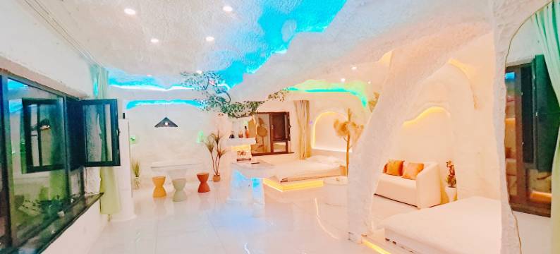 那山那水网红主题观影民宿(延边大学西市场店)图片