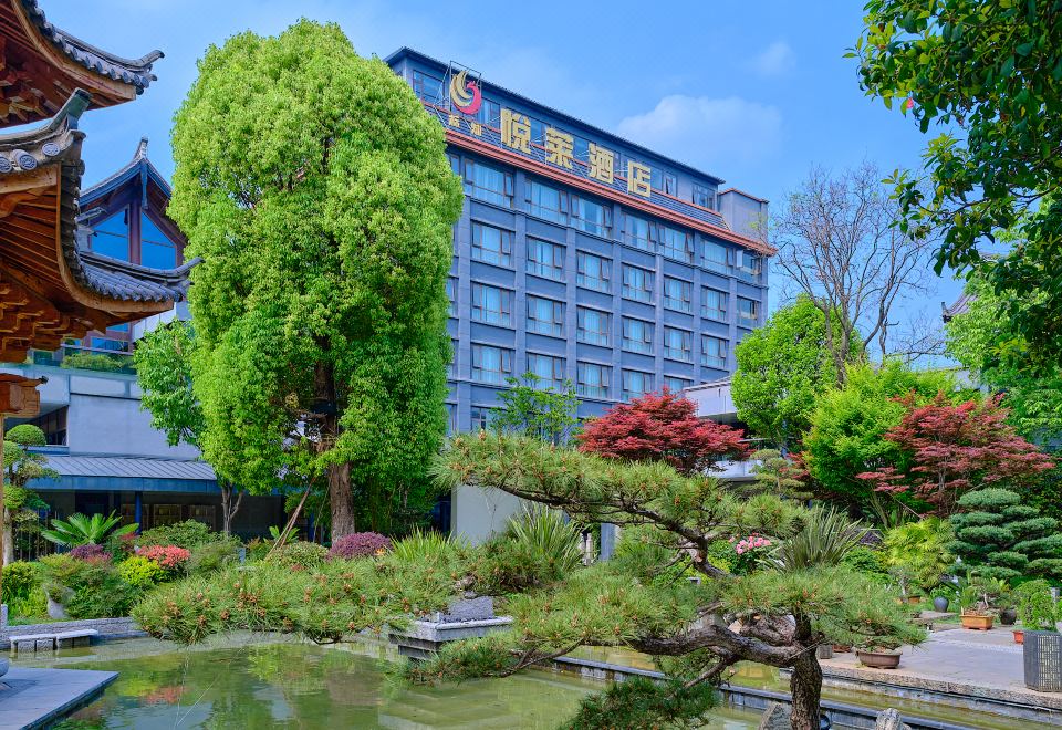 曲靖标灿悦莱酒店（万达外滩店）外景图