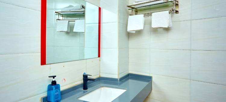 广南亿有商务酒店图片