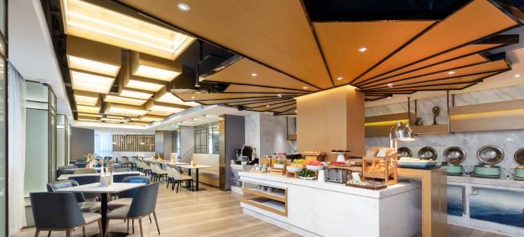 上海艺龙酒店(浦东金桥LaLaport店)图片