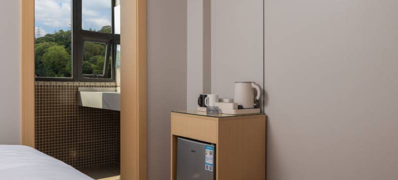 霍闪电竞酒店(绵阳高铁站涪城万达广场店)图片