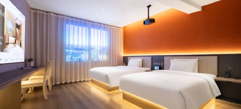 季朵酒店(青年大街地铁站中街步行街店)图片