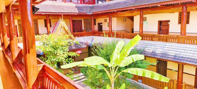 彩仑金湾客栈(西双版纳傣族园泼水广场店)图片