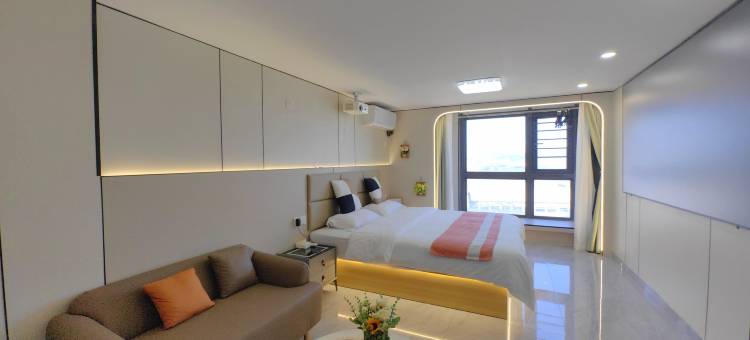 拾光time影院民宿(福州南站胪雷地铁站店)图片