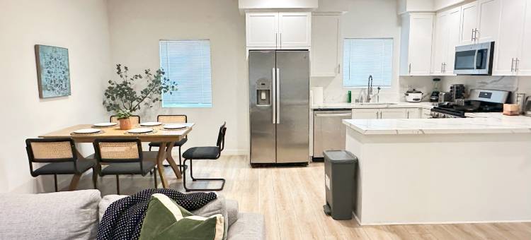 近罗兰岗波莫纳商务两房两卫公寓(near rowland heights pomona 2 bedroom &2 bath Apt)图片