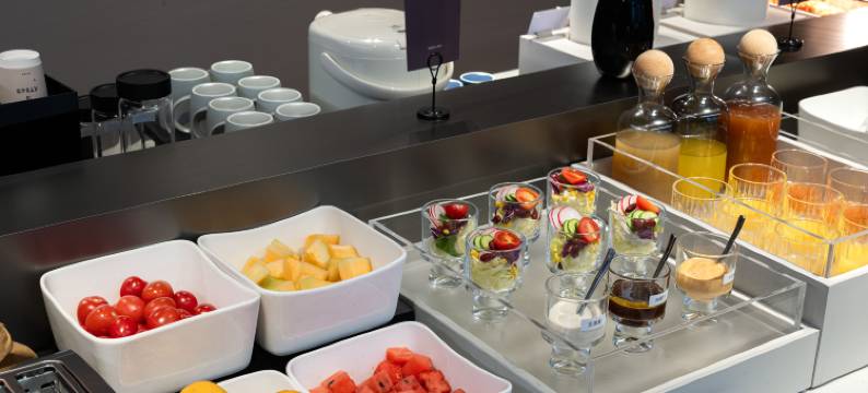 西安高新丈八四路地铁站轻居酒店图片