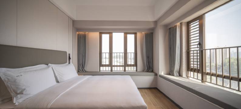 广州南站套房假日酒店图片