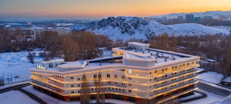 赛里木湖桔子水晶酒店图片