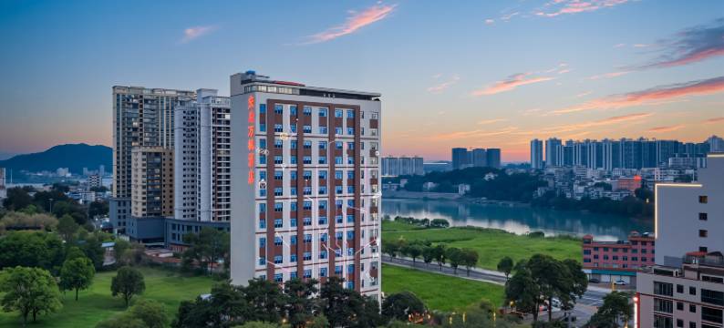 宏达万枫城市文化酒店(藤州大道文化广场店)图片