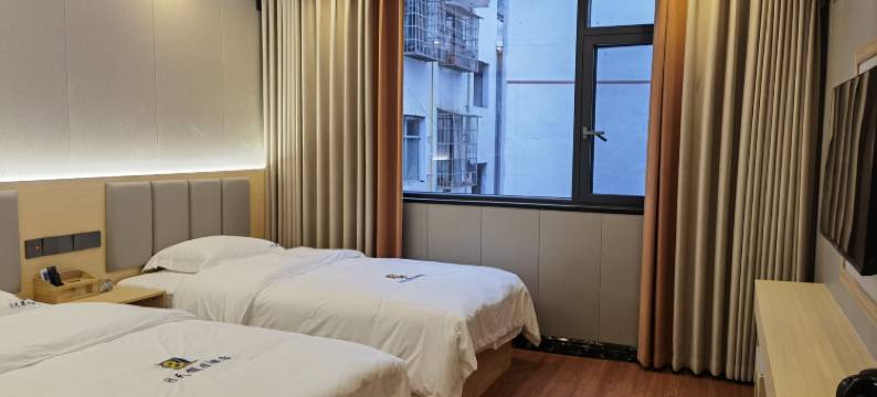 芙蓉镇8天假日酒店图片