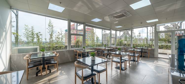 君至精品酒店(湛江高铁西站店)图片