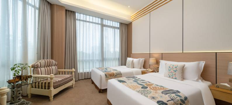 湛江金富汽车主题酒店(金沙湾观海长廊店)图片