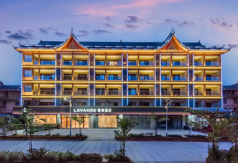 丽枫酒店（景洪勐泐大佛寺曼贺纳古寨店）