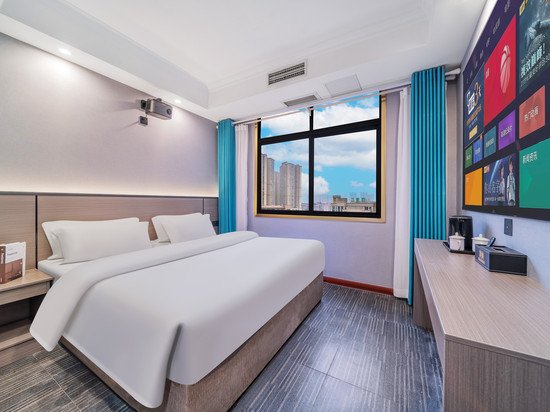 富愉影视酒店(合川财富广场店)