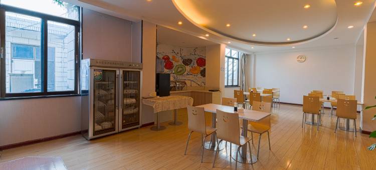 宜家365连锁酒店(防城区嘉乐城店)图片