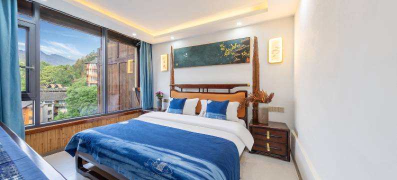 鸾喜·花开半夏全景美宿(西江千户苗寨店)图片