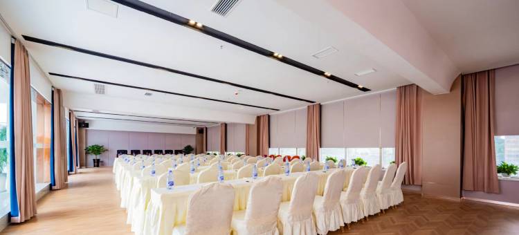 龙庭假日酒店(自贡方特恐龙王国店)图片