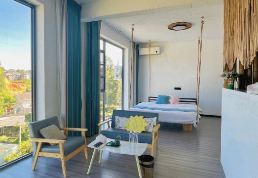 Sunday holidayHotel Overview