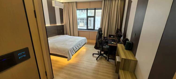 半十先生酒店图片