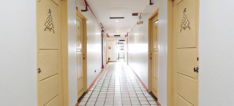 RedDoorz Plus near Johnson and Johnson Paranaque图片