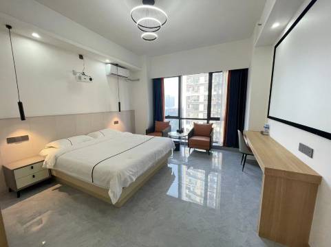 路易斯公寓(松雅湖吾悦广场店)