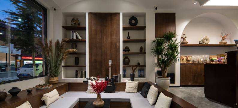 香格里拉隆幸达民宿(独克宗古城月光广场店)图片