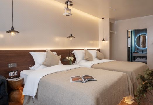 浪浪山设计师智能供氧度假酒店（独克宗古城店）外景图