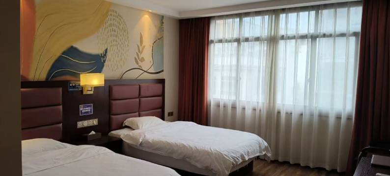 龙里慕缘酒店(龙里小吃街店)图片