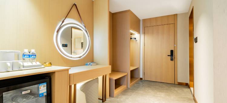 艺龙万国酒店(辽源火车站中医院店)图片