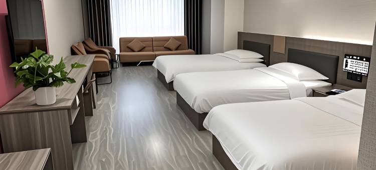 海亚酒店(伊宁市火车站机场店)图片