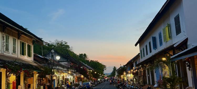 友邦国际酒店(华人店，带电动车出行，可自助洗衣)(YouBang International Hotel)图片