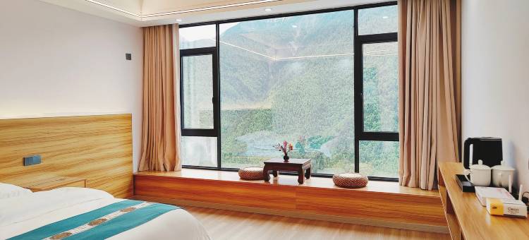 文成·View mountain丨观山赏月·观景美宿(四姑娘山风景区店)图片
