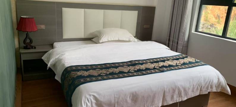 小七孔镇俊豪酒店图片