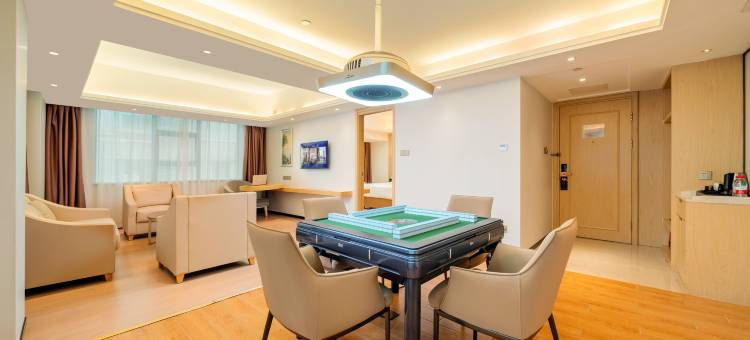 维也纳国际酒店(湛江保利原点广场渔人码头店)图片