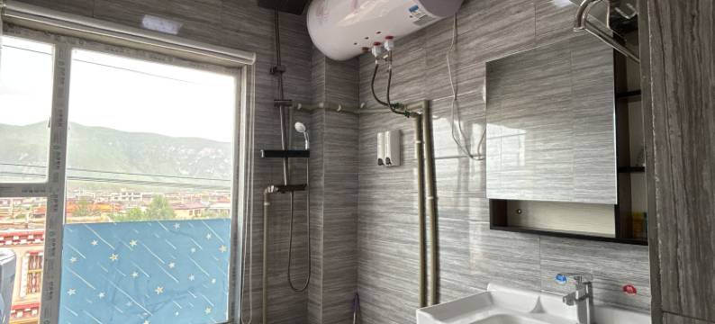 玉隆雪山酒店图片