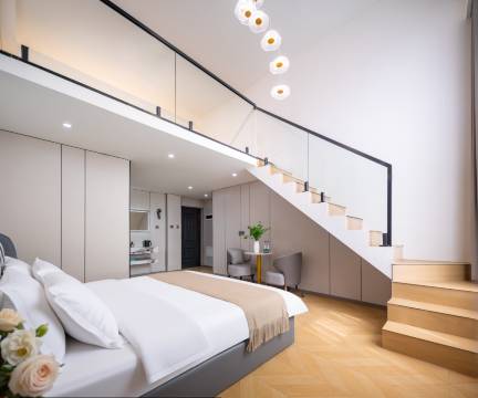 青岛居巢和悦酒店(凯德广场长沙路地铁站店)