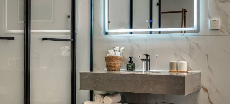 丽江玉雪逸境雪山观景度假酒店丨日照金山全景度假(白沙古镇店)图片