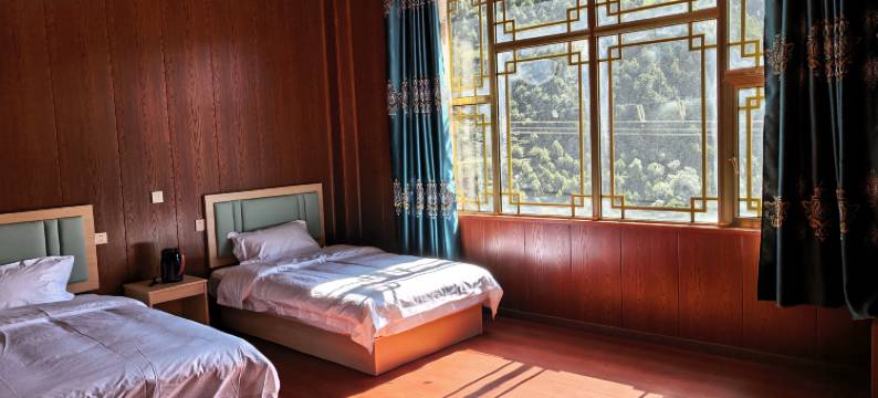 云之山野民宿(格聂店)图片